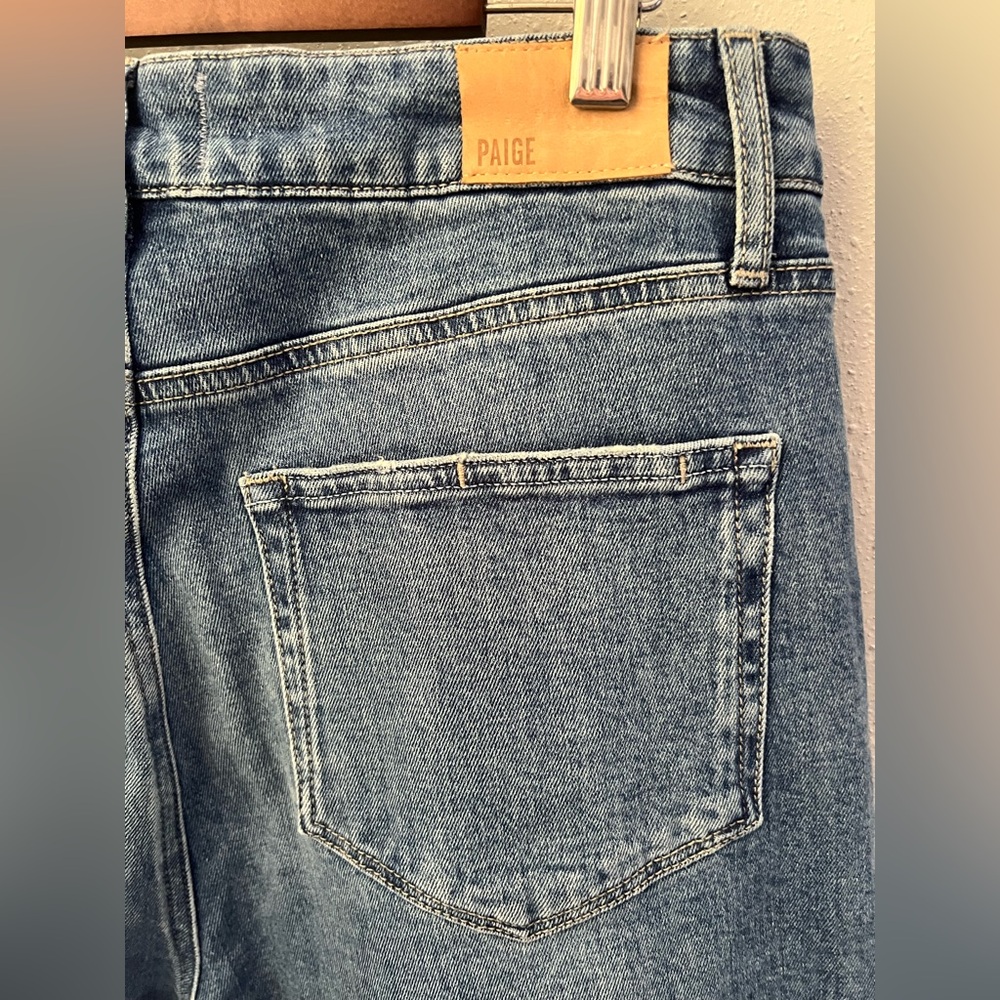 Paige Frankie Covered Button Fly
Adienne Distressed Size 30 New Wide Leg Crop - Picture 6 of 15